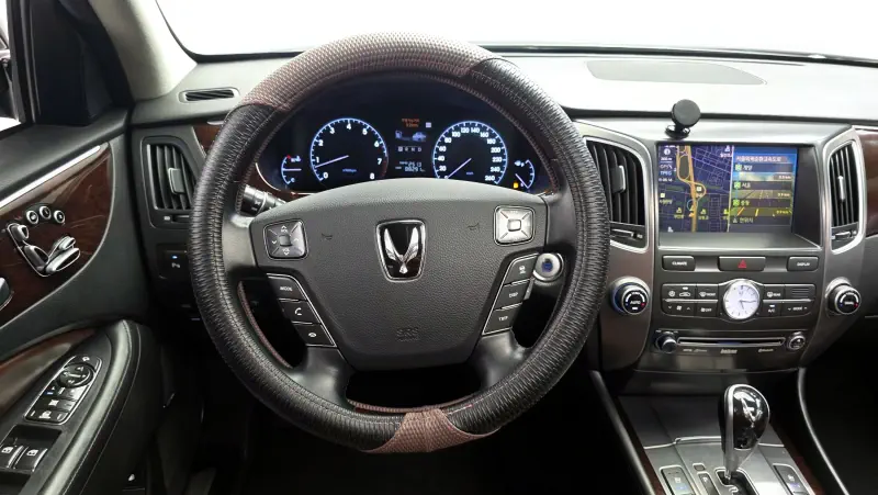 Hyundai Equus