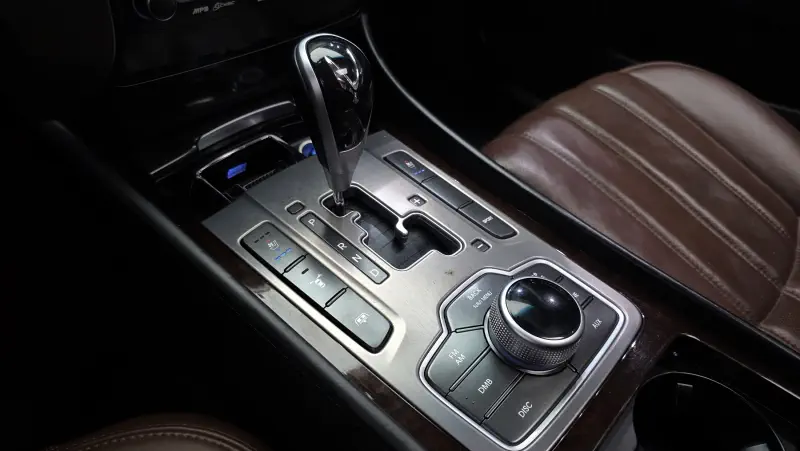 Hyundai Equus