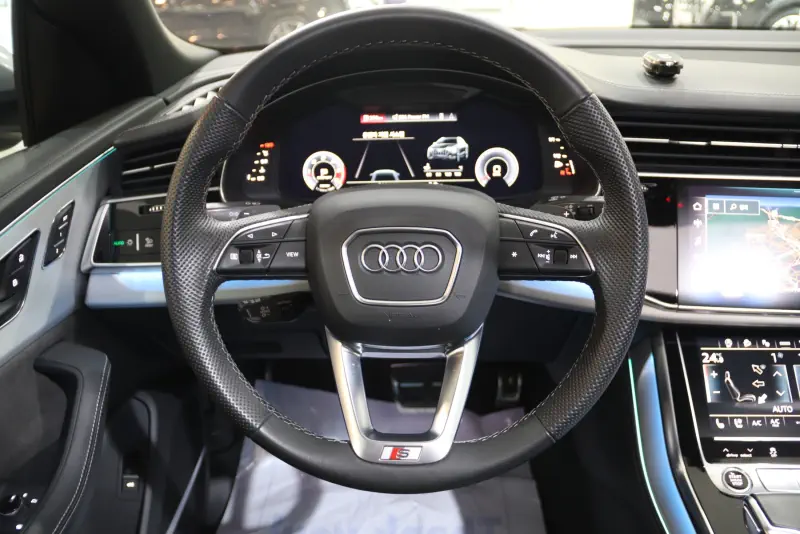 Audi Q8