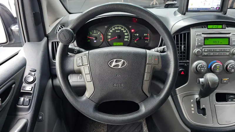 Hyundai Grand Starex