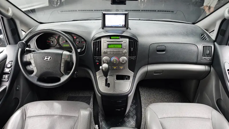Hyundai Grand Starex