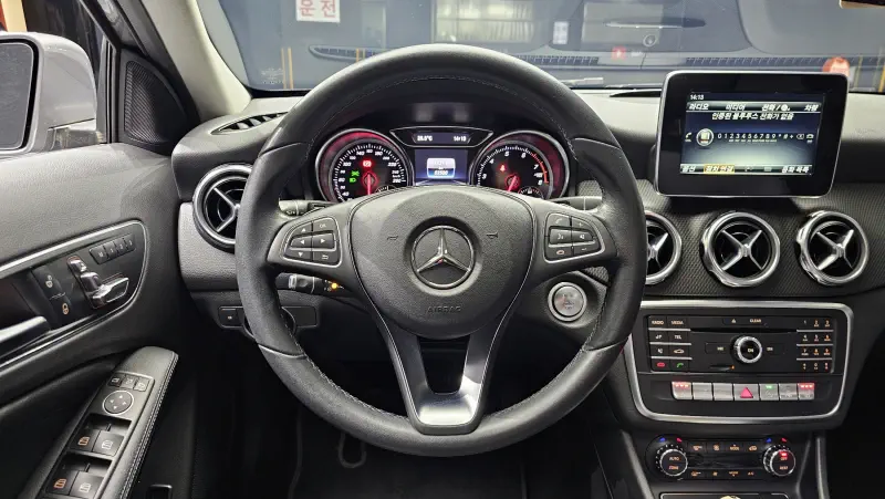 Mercedes-Benz GLA-Class