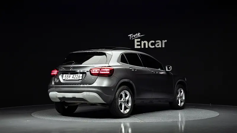 Mercedes-Benz GLA-Class