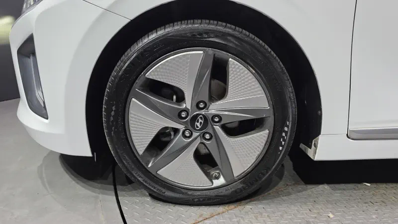Hyundai Ioniq