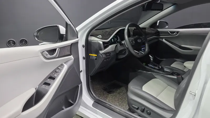 Hyundai Ioniq