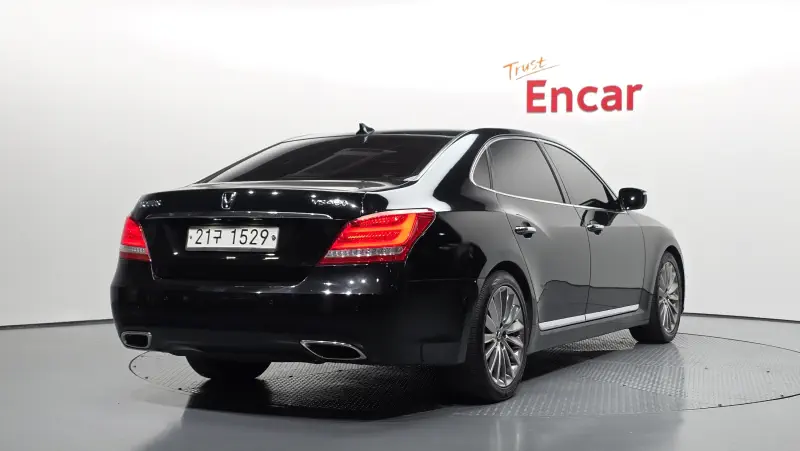 Hyundai Equus