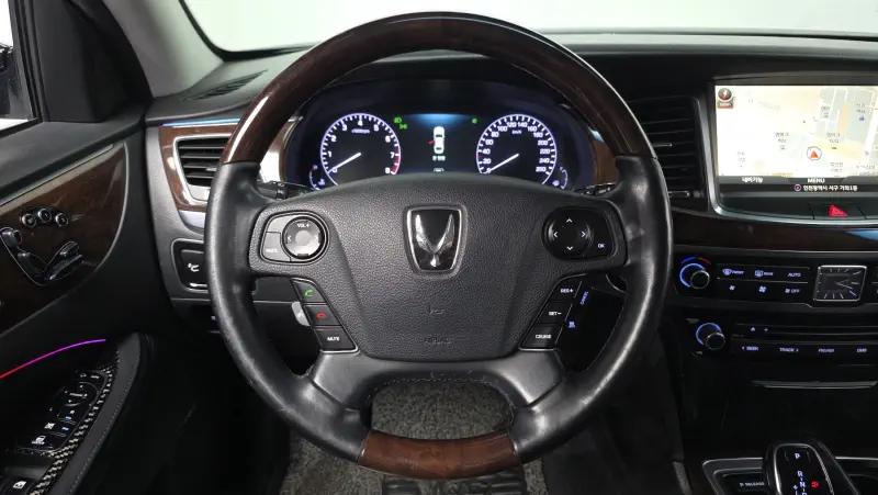 Hyundai Equus