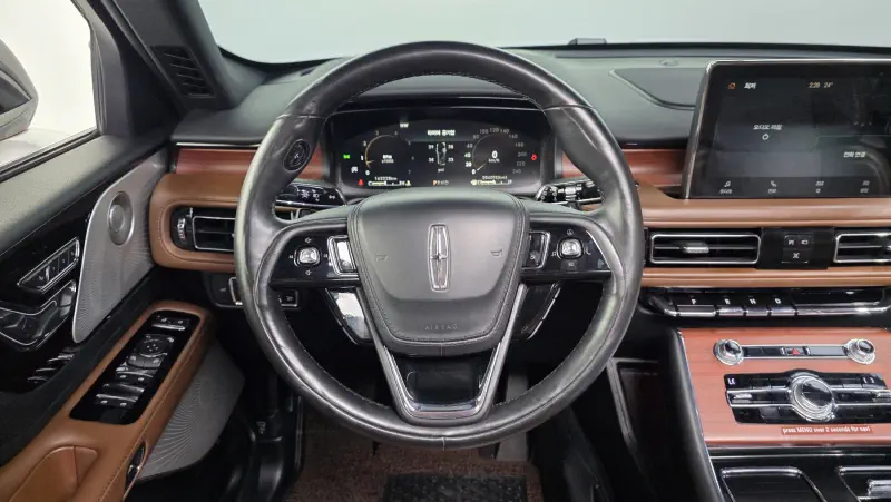Lincoln Aviator