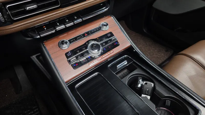 Lincoln Aviator