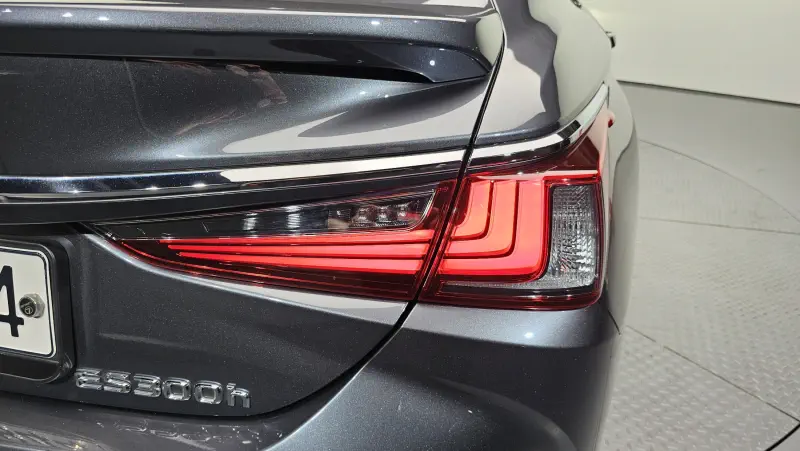 Lexus ES300h