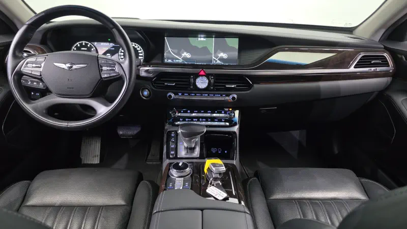 Genesis EQ900