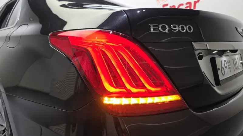 Genesis EQ900