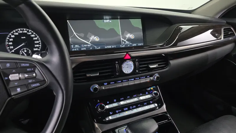 Genesis EQ900