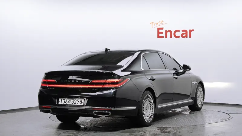 Genesis G90