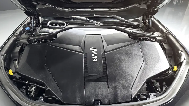 BMW i7