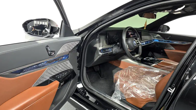 BMW i7