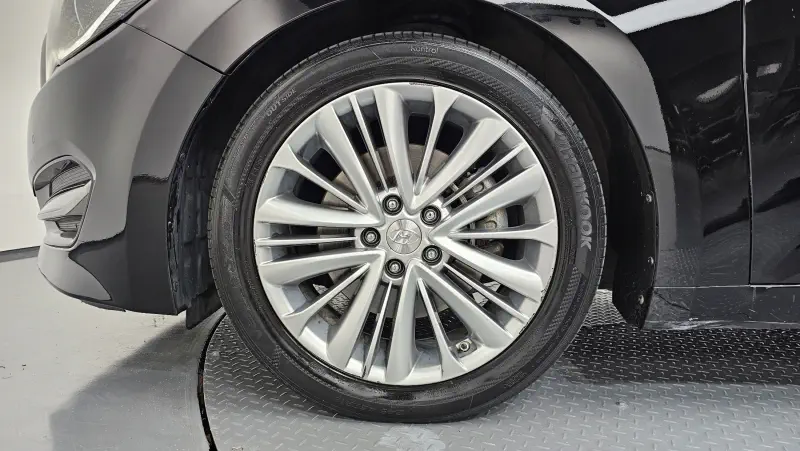 Hyundai Aslan