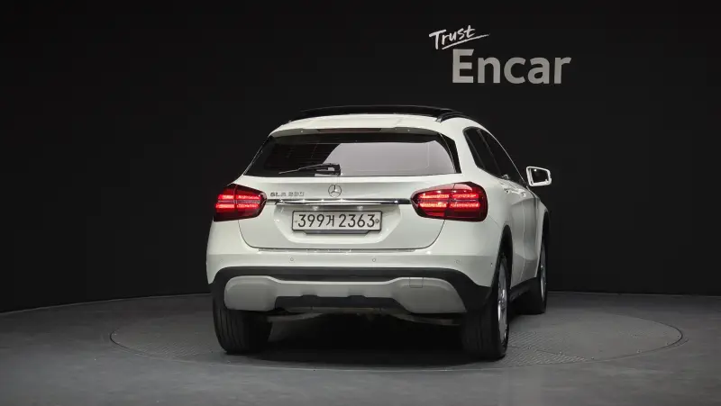 Mercedes-Benz GLA-Class