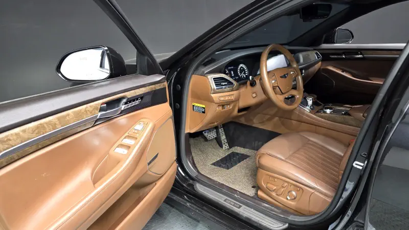 Genesis G90