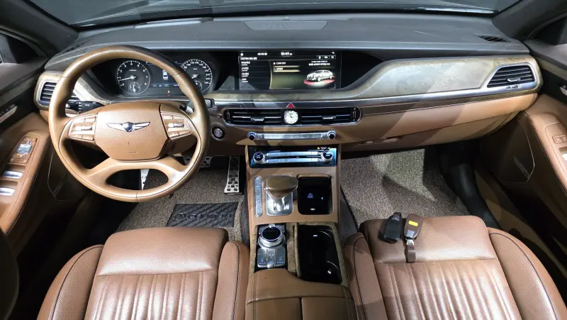 Genesis G90
