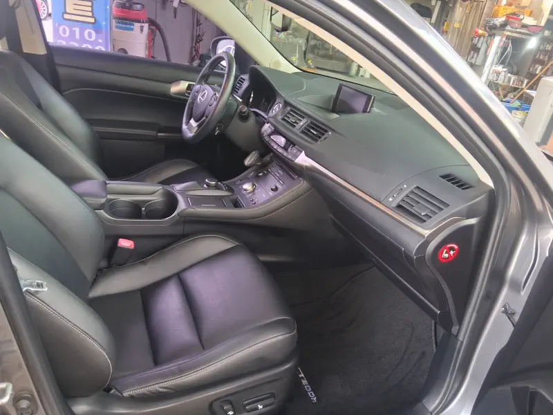 Lexus CT200h