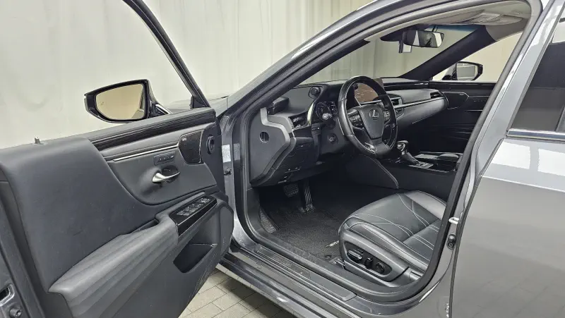 Lexus ES300h