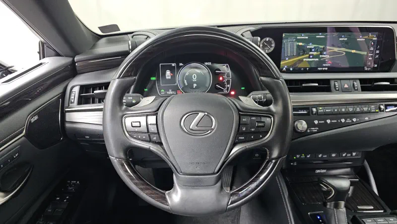 Lexus ES300h