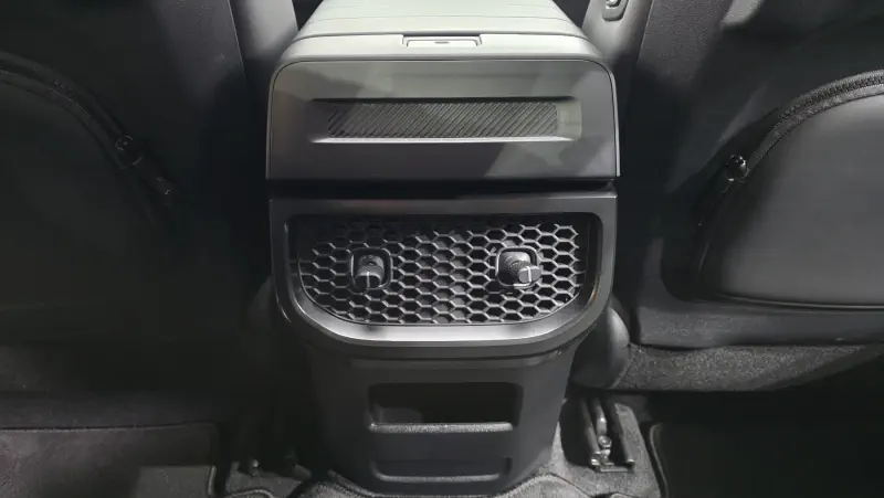 Kia Tasman