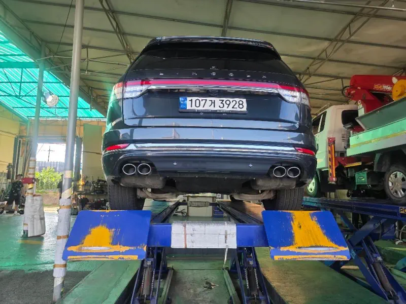 Lincoln Aviator