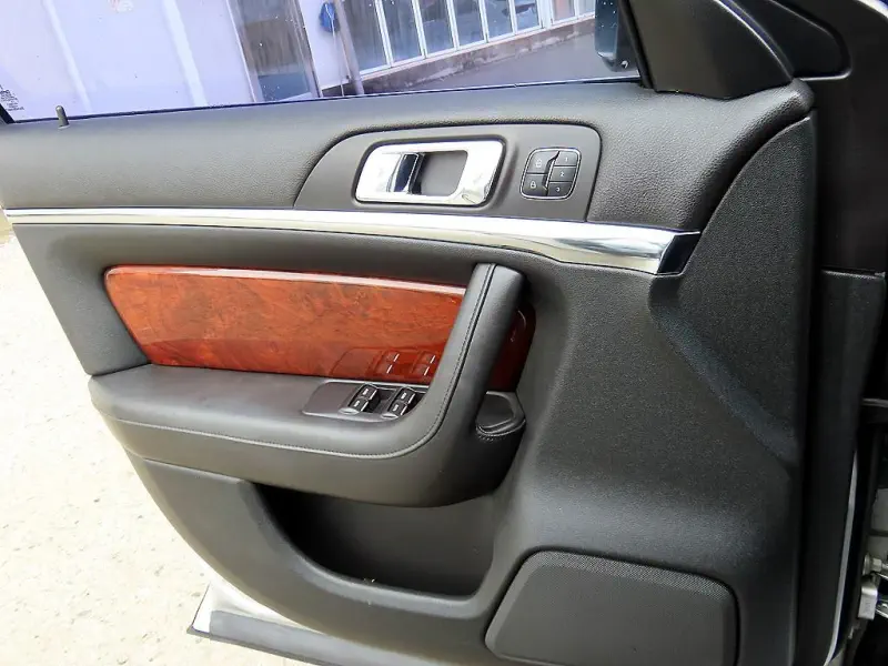 Lincoln MKS