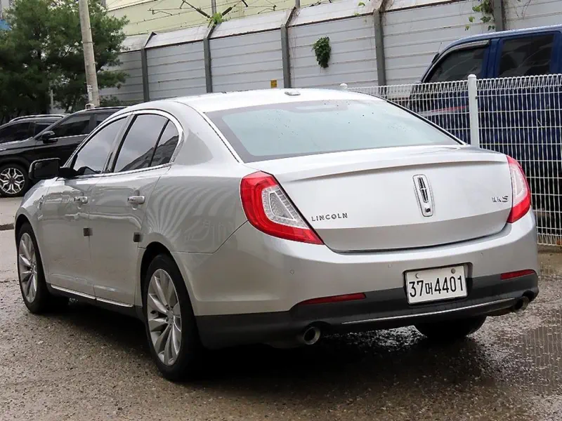 Lincoln MKS
