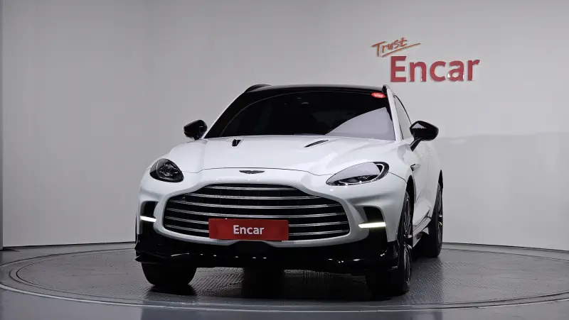 Aston Martin DBX