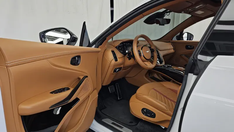 Aston Martin DBX