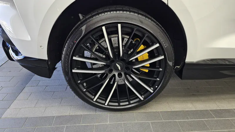 Aston Martin DBX