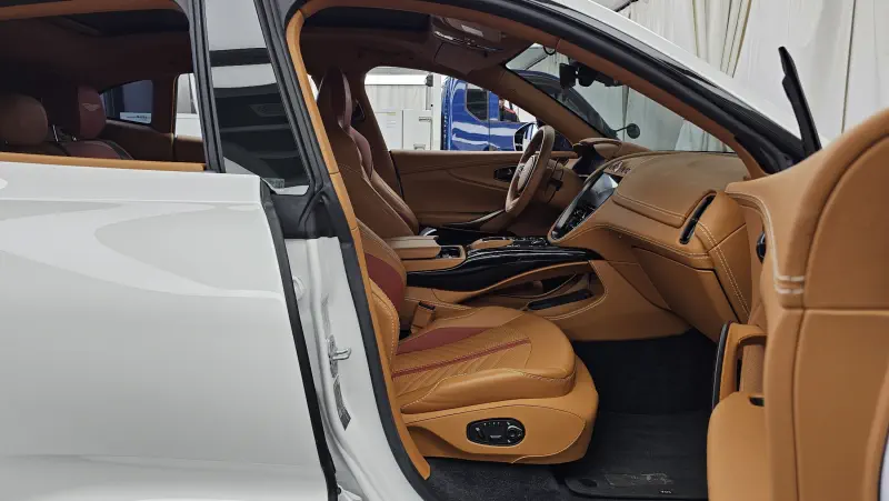 Aston Martin DBX