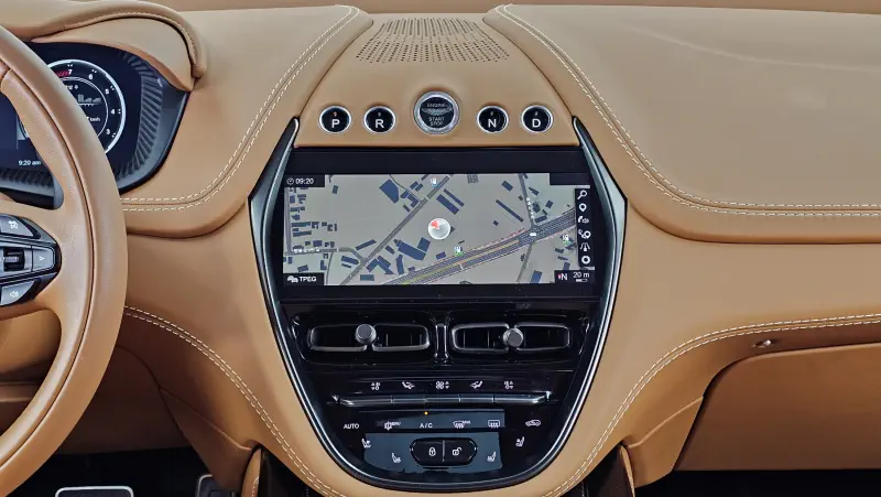 Aston Martin DBX