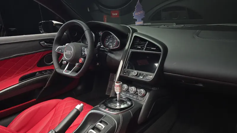 Audi R8