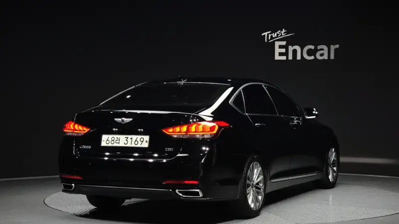 Hyundai Genesis