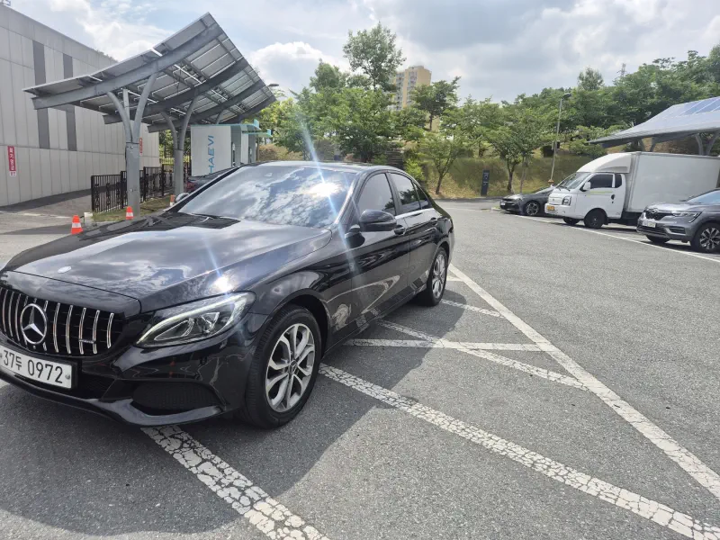 Mercedes-Benz C-Class