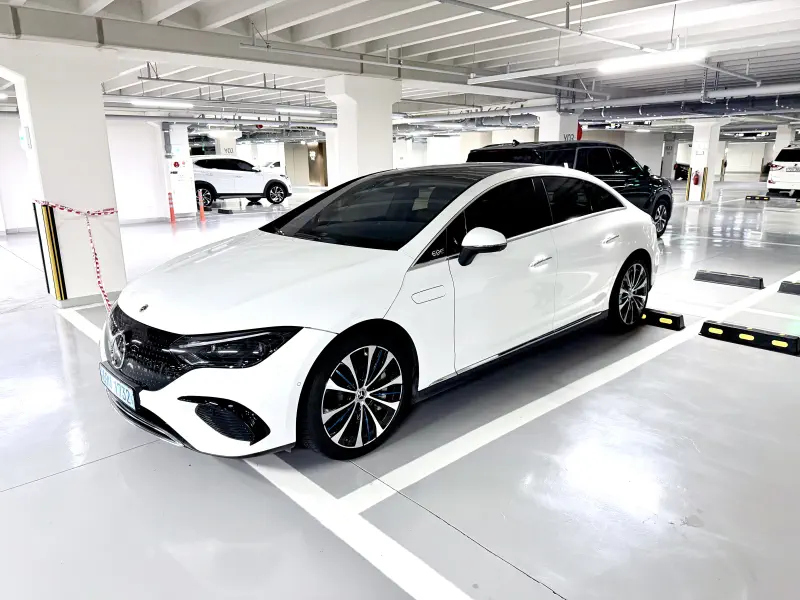 Mercedes-Benz EQE