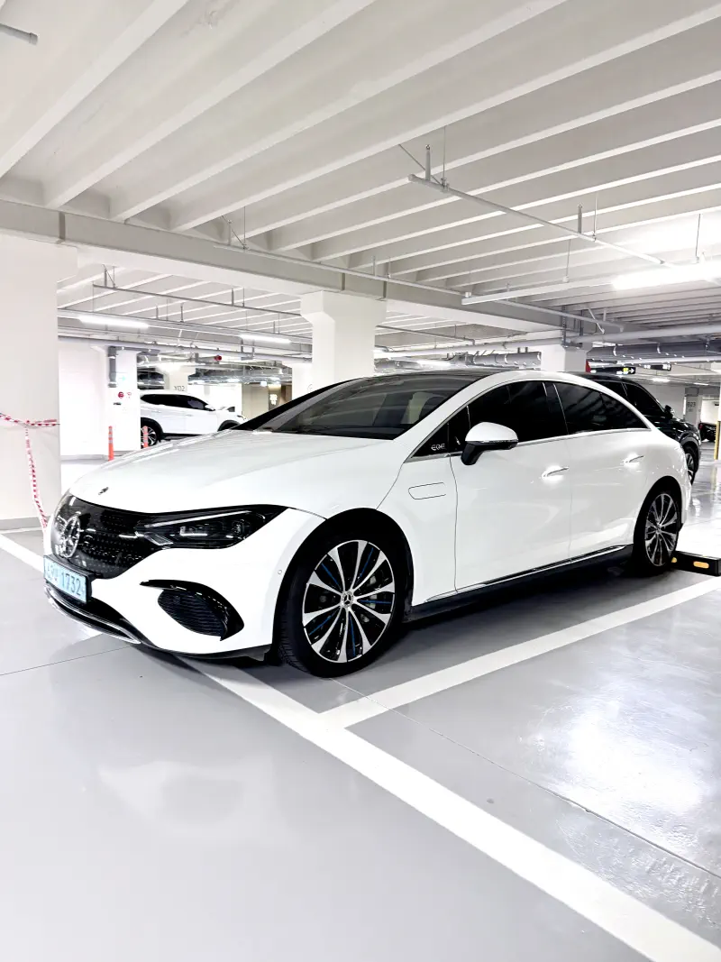 Mercedes-Benz EQE