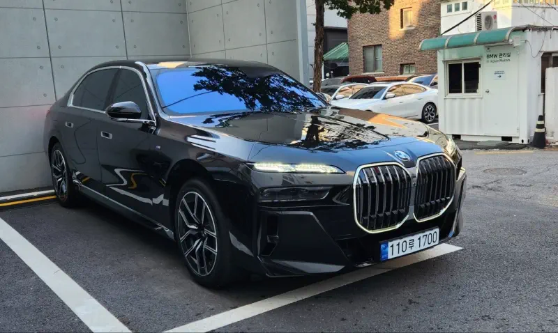 BMW 7-Series