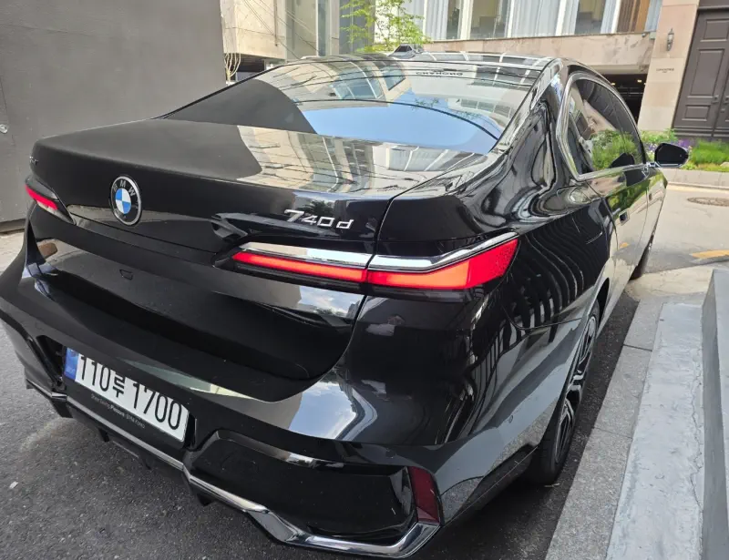 BMW 7-Series