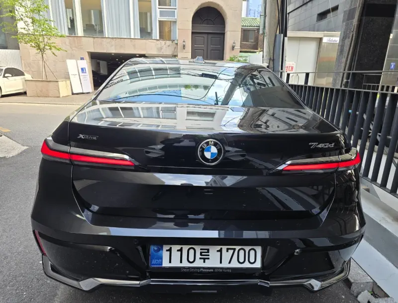 BMW 7-Series