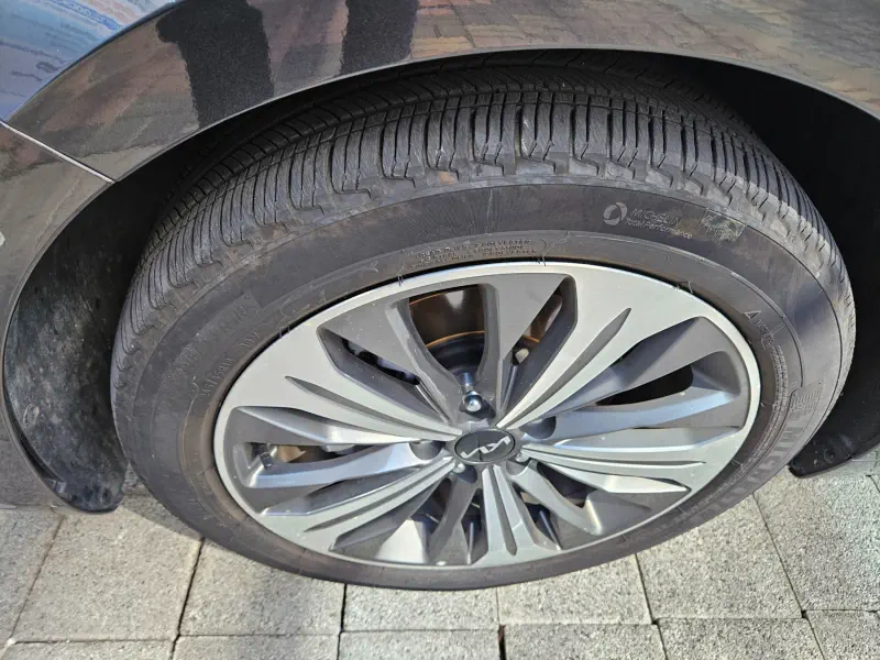 Kia K8