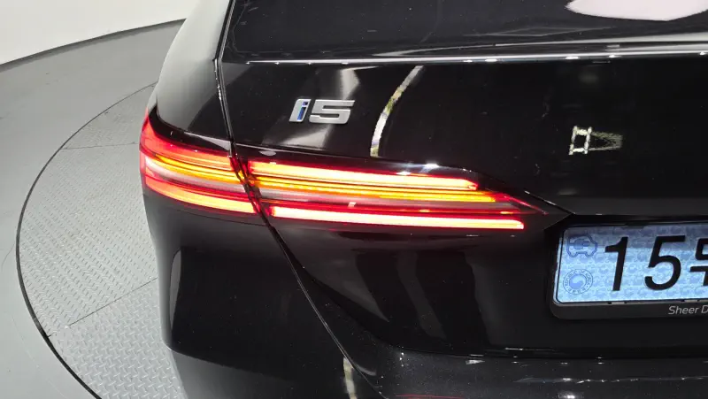 BMW i5