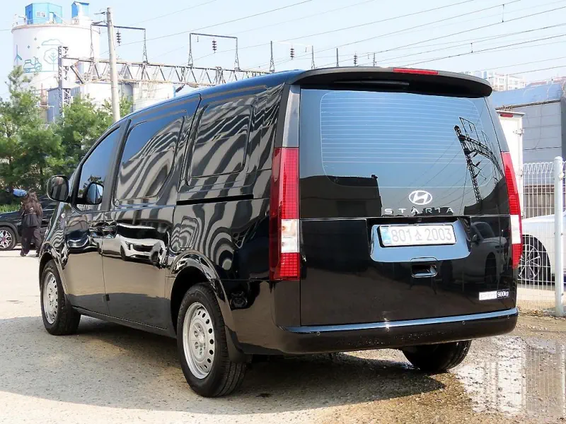Hyundai Staria