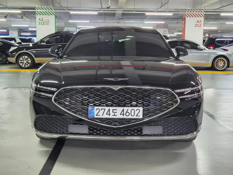 Genesis G90