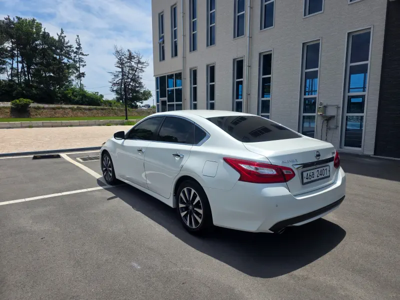 Nissan Altima