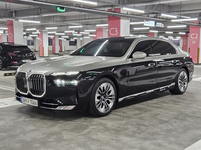 BMW 7-Series